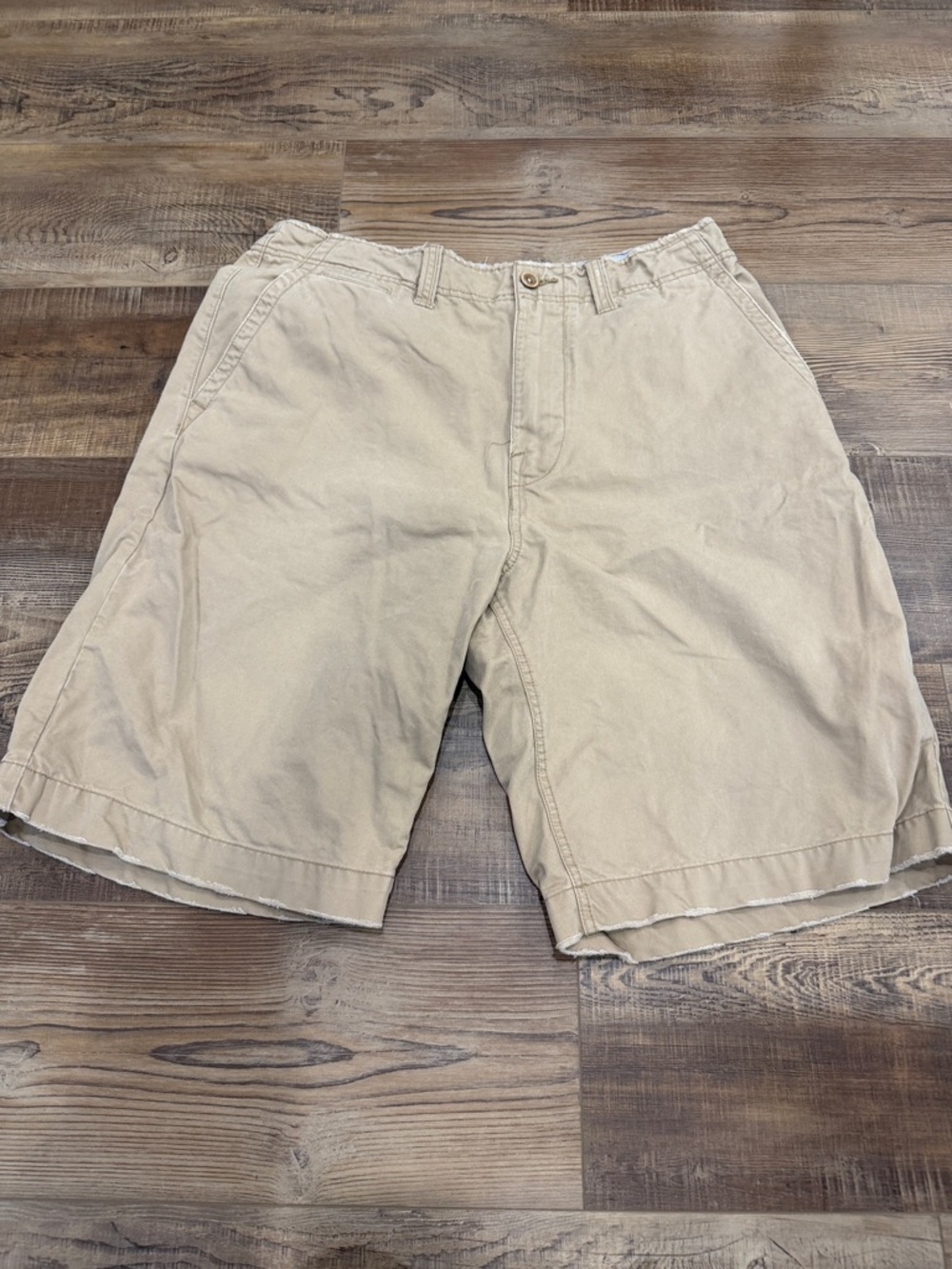 American Eagle Outfitters Tan Flat-Front Cotton Shorts size 33